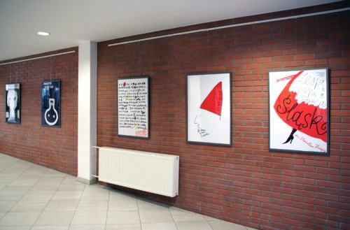 26790894.jpg Magdalena Wosik, „Czarny z odrobiną koloru”, galeria Łącznik, Wrocław 2012