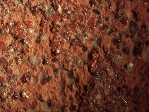 Płytka posadzkowa Płytka posadzkowa z Wielkiego Refektarza z Zamku Krzyzackiego w Malborku ze startym szkliwem transparentnym, pow. 45x.