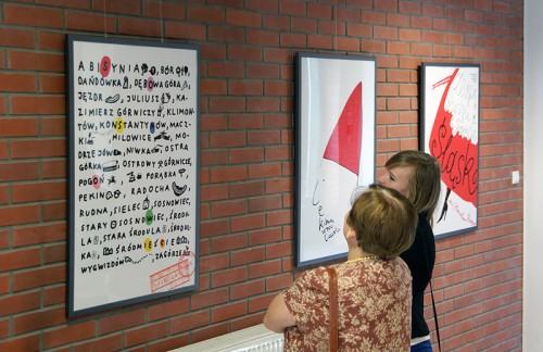 31888819.jpg Magdalena Wosik, „Czarny z odrobiną koloru”, galeria Łącznik, Wrocław 2012