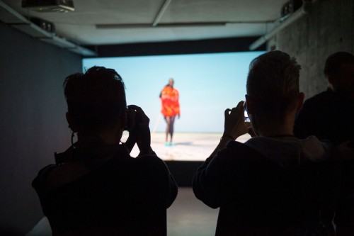 Wernisaż wystawy Wojciecha Pukocza "Więcej niż 1000 słów" (22.11.2019), fot. Małgorzata Kujda, © Muzeum Współczesne Wrocław, 2019.