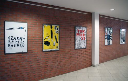39367384.jpg Magdalena Wosik, „Czarny z odrobiną koloru”, galeria Łącznik, Wrocław 2012