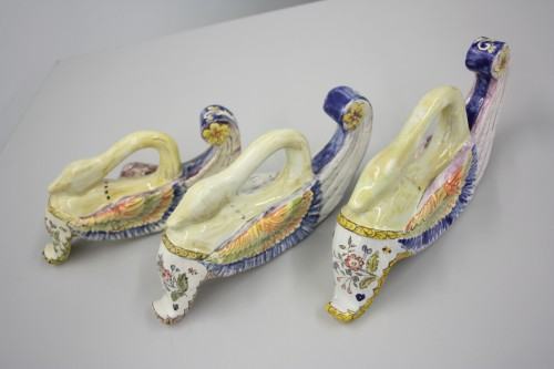 Historyczne dyplomy w Katedrze Konserwacji i Restauracji Ceramiki i Szkła Historyczne dyplomy w Katedrze Konserwacji i Restauracji Ceramiki i Szkła