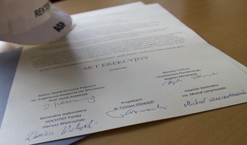 Podpisanie aktu erekcyjnego i wmurowanie kamienia węgielnego pod budowę Centrum Sztuk Użytkowych Centrum Innowacyjności. / foto Paweł Bielawny