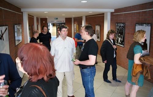 62142226.jpg Magdalena Wosik, „Czarny z odrobiną koloru”, galeria Łącznik, Wrocław 2012