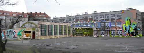 studenci malują murale studenci malują murale