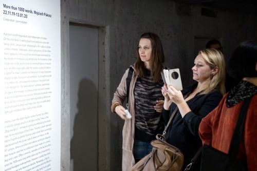 Wernisaż wystawy Wojciecha Pukocza "Więcej niż 1000 słów" (22.11.2019), fot. Małgorzata Kujda, © Muzeum Współczesne Wrocław, 2019.