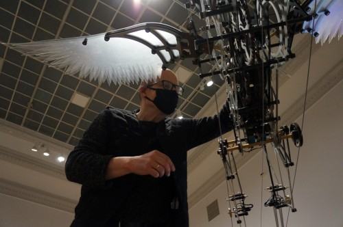 Autor pracy dr hab. Piotr Jędrzejewski z obiektem - No to leć