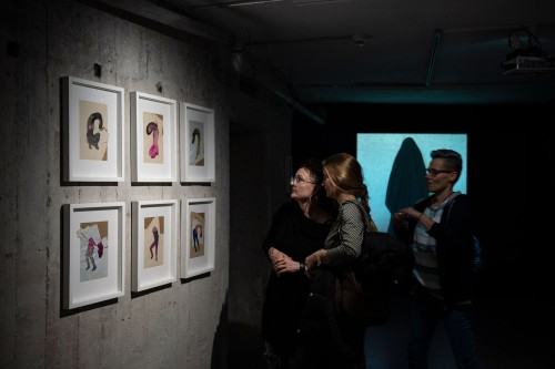 Wernisaż wystawy Wojciecha Pukocza "Więcej niż 1000 słów" (22.11.2019), fot. Małgorzata Kujda, © Muzeum Współczesne Wrocław, 2019.