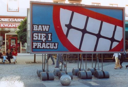 "Baw się i pracuj", ul. Świdnicka, Wrocław, 2005 _ archiwum grupy Twożywo