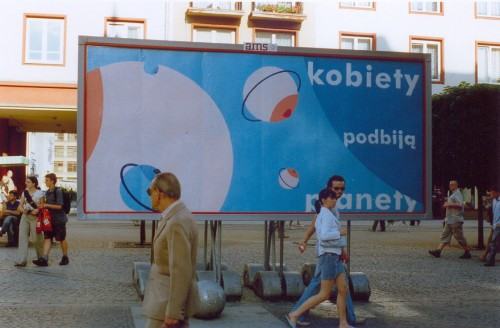 "Kobiety podbiją planety", ul. Świdnicka, Wrocław 2005 _ archiwum grupy Twożywo