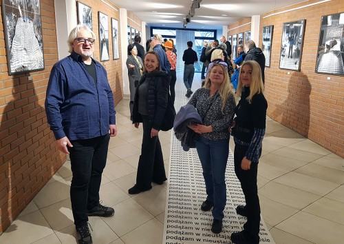 Małgorzata Kazimierczak, GDZIE JEST TO MIEJSCE? Relacja