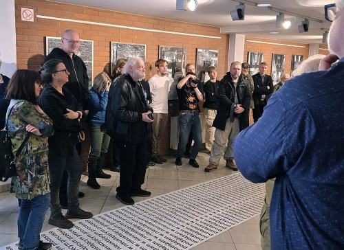 Małgorzata Kazimierczak, GDZIE JEST TO MIEJSCE? Relacja