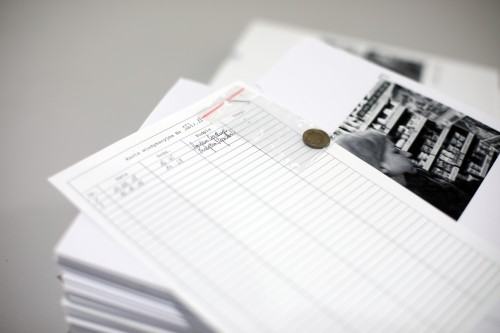 Magdalena Maros "Wierzyciele" (detal) / wystawa Granice Ekspozycji / fot. Adam Abel