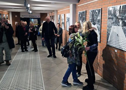 Małgorzata Kazimierczak, GDZIE JEST TO MIEJSCE? Relacja