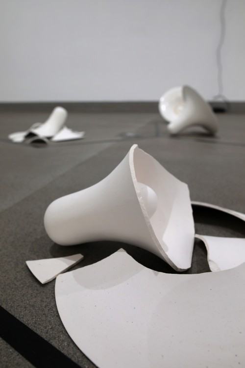 Ignacy Borkowski "Sound of Porcelain" (detal) / wystawa Granice Ekspozycji / fot. Adam Abel