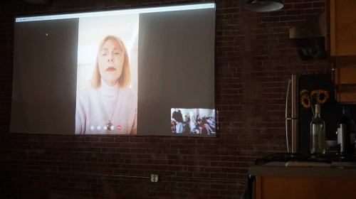 Festiwal i wystawa Obecnie spada się poziomo w Midway Artist Studios w Bostonie