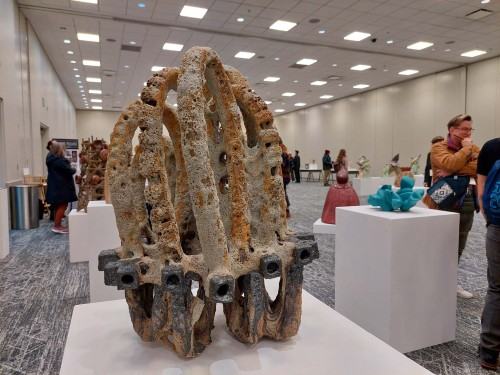 Todd Leech, "Carousel" - Duke Energy Convention Center NCECA 2023, zdj. Adam Abel