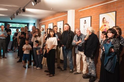 Otwarcie wystawy fotografii inscenizowanej pt. "Dwie drogi" Ewy Martyniszyn i Aliny Kindiak