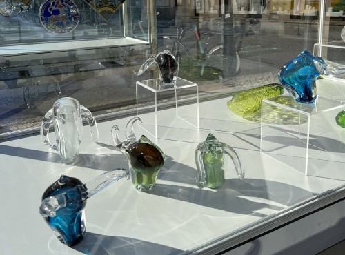 RAZEM - Wydział Ceramiki i Szkła - prezentacja Wydziału Ceramiki i Szkła w gablotach