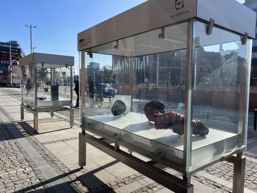 RAZEM - Wydział Ceramiki i Szkła - prezentacja Wydziału Ceramiki i Szkła w gablotach