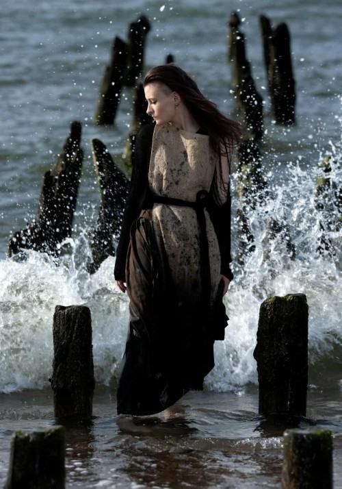 A_Z ja - ubiór jako nośnik tradycji, komunikat wizualny i wyraz twórczej ekspresji