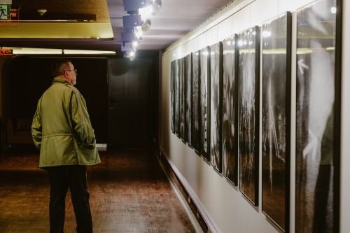 Między cieniem a czułością