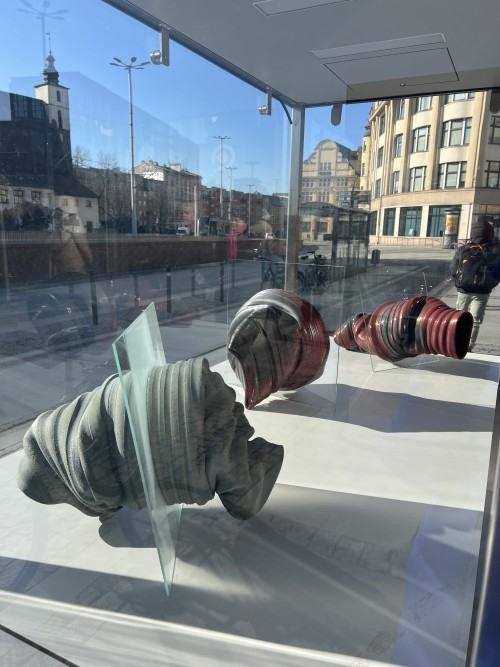 RAZEM - Wydział Ceramiki i Szkła - prezentacja Wydziału Ceramiki i Szkła w gablotach