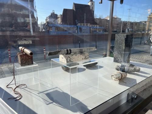 RAZEM - Wydział Ceramiki i Szkła - prezentacja Wydziału Ceramiki i Szkła w gablotach