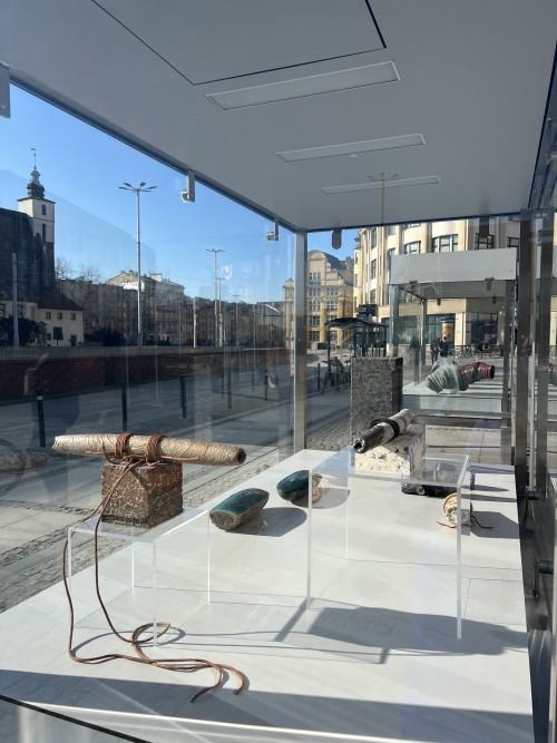 RAZEM - Wydział Ceramiki i Szkła - prezentacja Wydziału Ceramiki i Szkła w gablotach