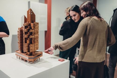 Shinchintaisha. Procesy nietrwałości