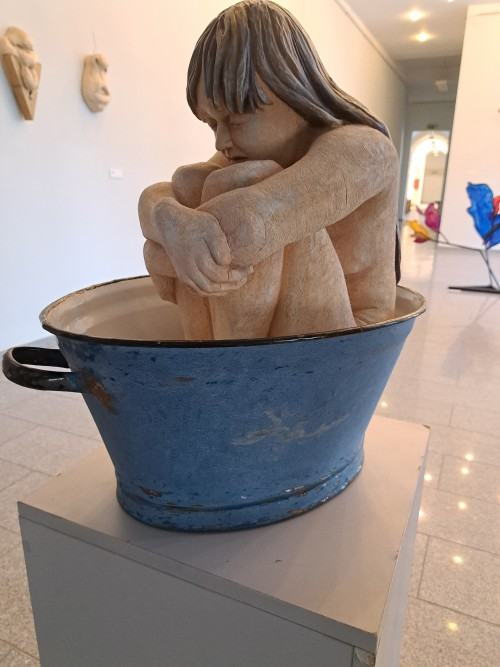 Przestrzeń jest materialna