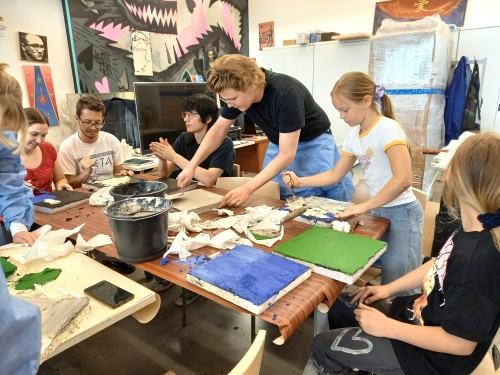 Warsztaty: Sgraffito z użyciem współczesnych zapraw mineralnych, zdj. Weronika Anna Brzychczy Warsztaty: Sgraffito z użyciem współczesnych zapraw mineralnych, zdj. Weronika Anna Brzychczy