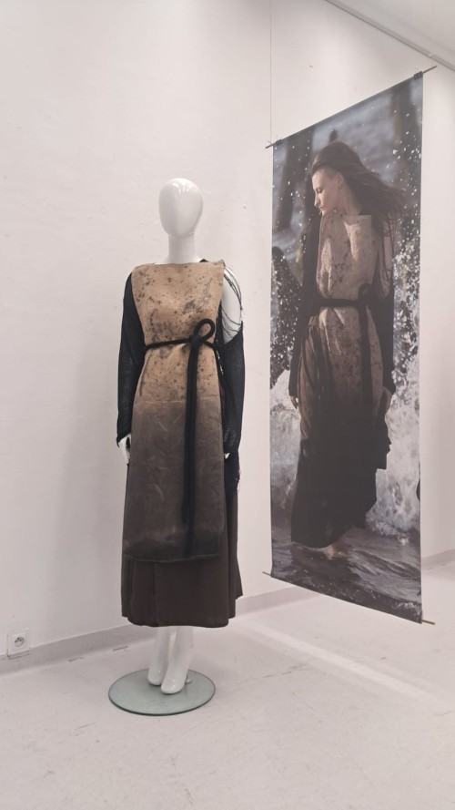 A_Z ja - ubiór jako nośnik tradycji, komunikat wizualny i wyraz twórczej ekspresji