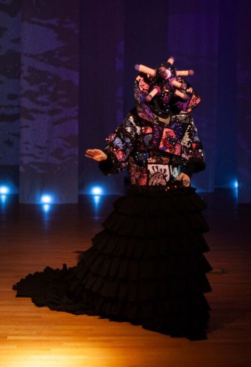 Wirusy, mutacje, kody, Adrian Lewandowski DYPLOM MAGISTERSKI 2023, Katedra Scenografii