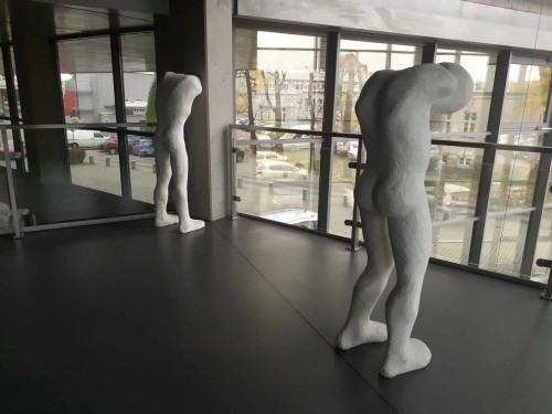 wystawa Grzegorza Niemyjskiego Lamentacje częściowe