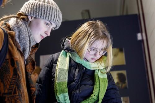 Response of the body under different social structures , Dilay Kocogullari