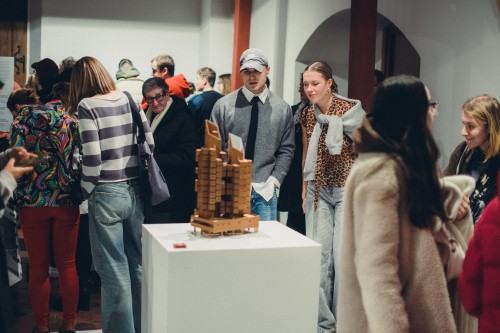 Shinchintaisha. Procesy nietrwałości