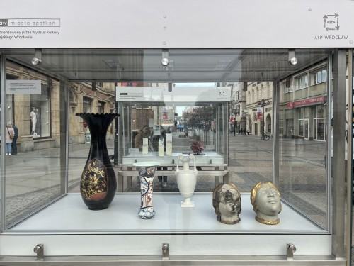 RAZEM – wystawa Wydziału Ceramiki i Szkła