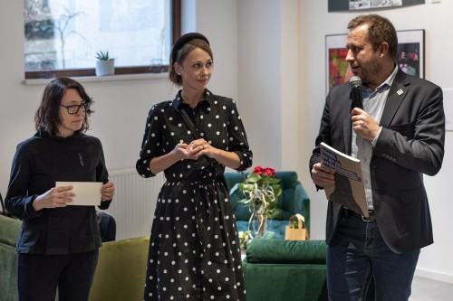 Wesoła ale nie za bardzo_wernisaż_Sztuka na miejscu