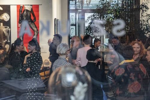 Wesoła ale nie za bardzo_wernisaż_Sztuka na miejscu