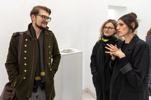 Weronika Surma, Kobieta z talerzem