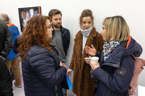 Weronika Surma, Kobieta z talerzem