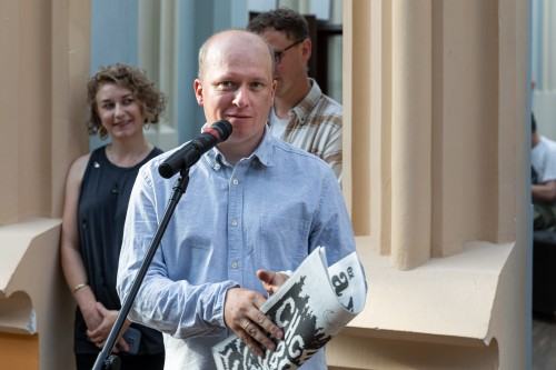 Widok wystawy WORLD(S)