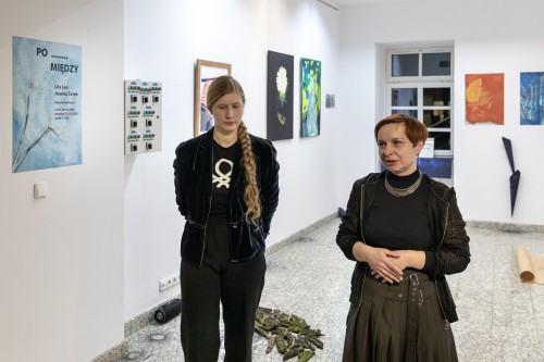 Lila Leń, Joanna Turek: PO …..... MIĘDZY