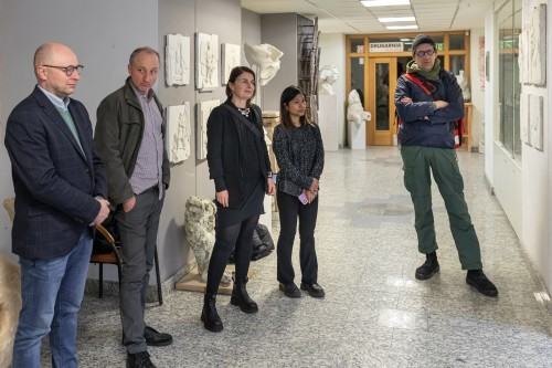 Lila Leń, Joanna Turek: PO …..... MIĘDZY