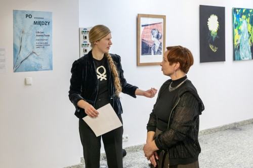 Lila Leń, Joanna Turek: PO …..... MIĘDZY