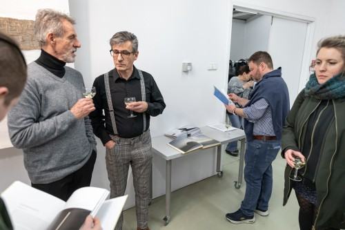 Fotorelacja z wystawy SITES and ROOTS – MIEJSCA i KORZENIE