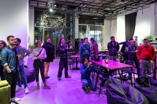 Love + Time: międzynarodowa wystawa grupowa