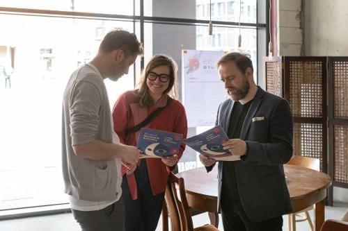 Ishi to kumo / Kamienie i chmury