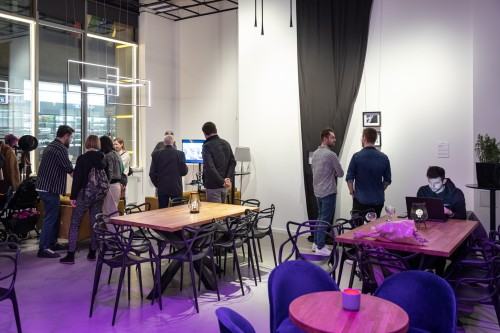 Love + Time: międzynarodowa wystawa grupowa